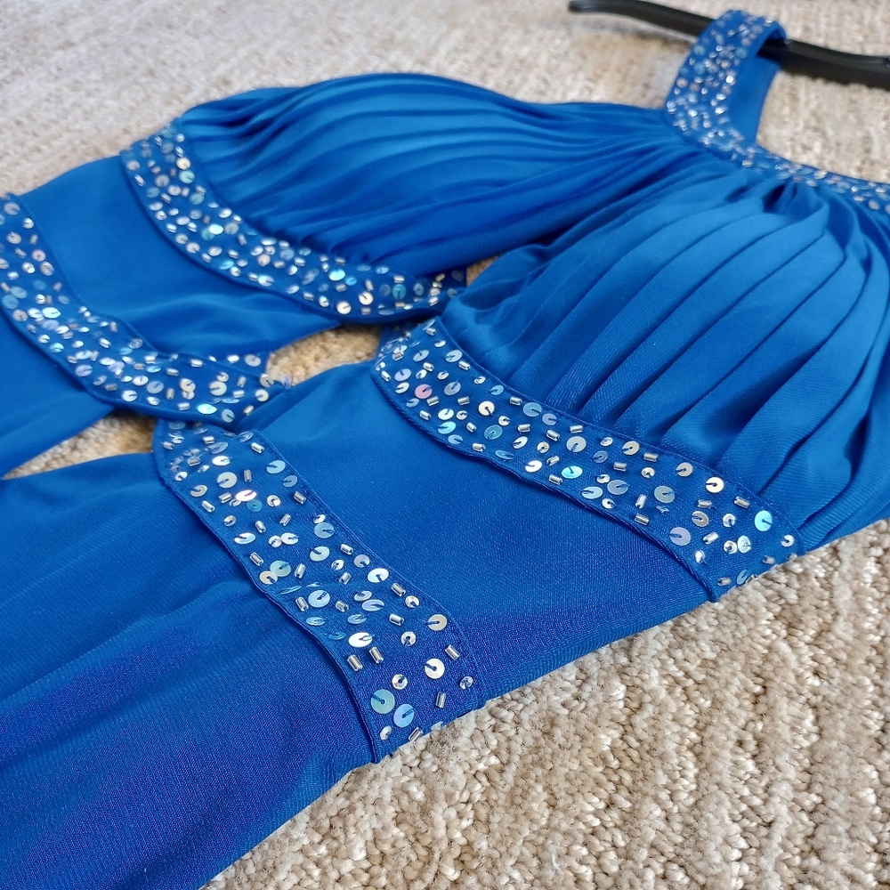 Morgan & Co. prom dress